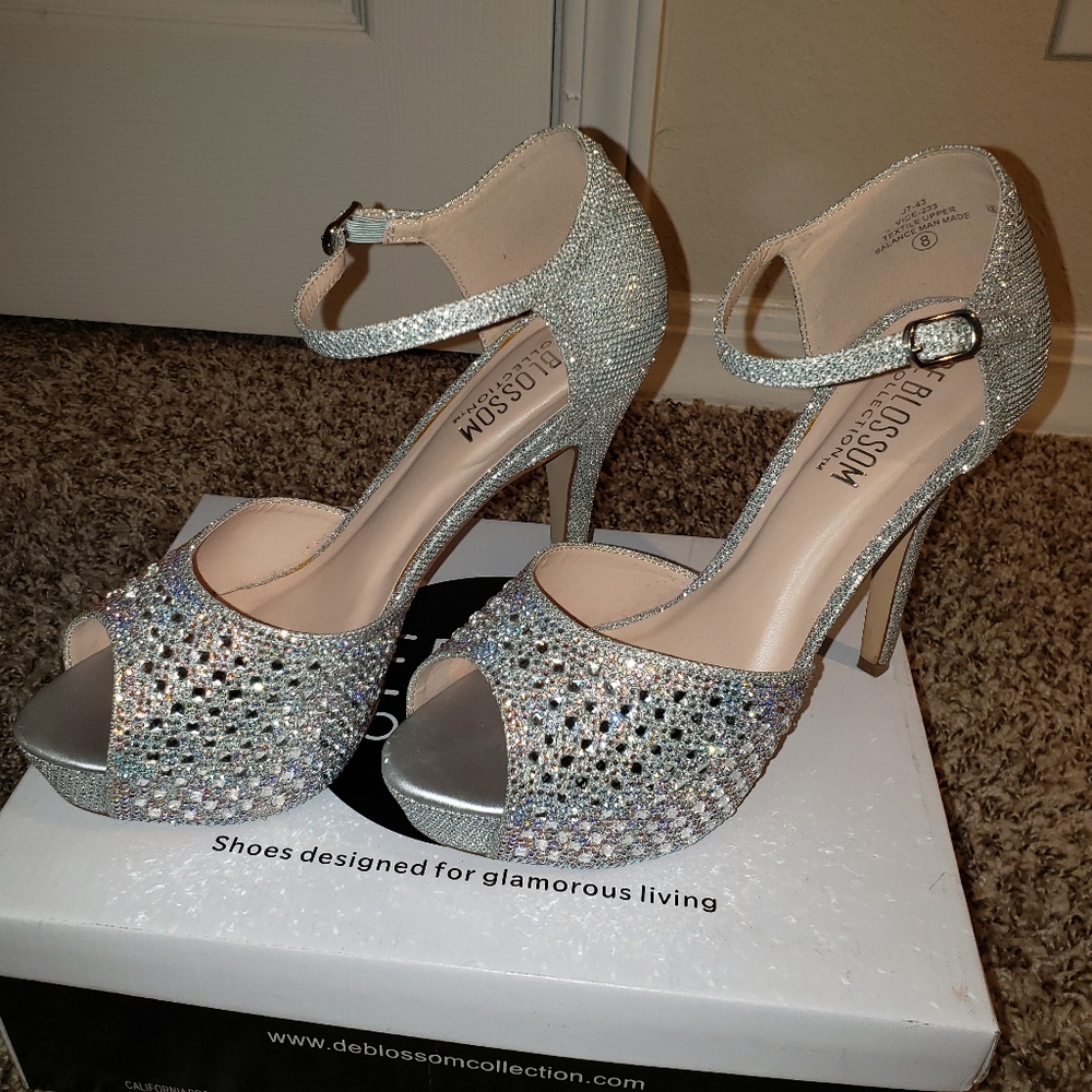 SILVER SPARKLING HIGH HEELS 👠 ✨